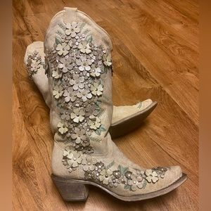 Corral Snip Toe Boots